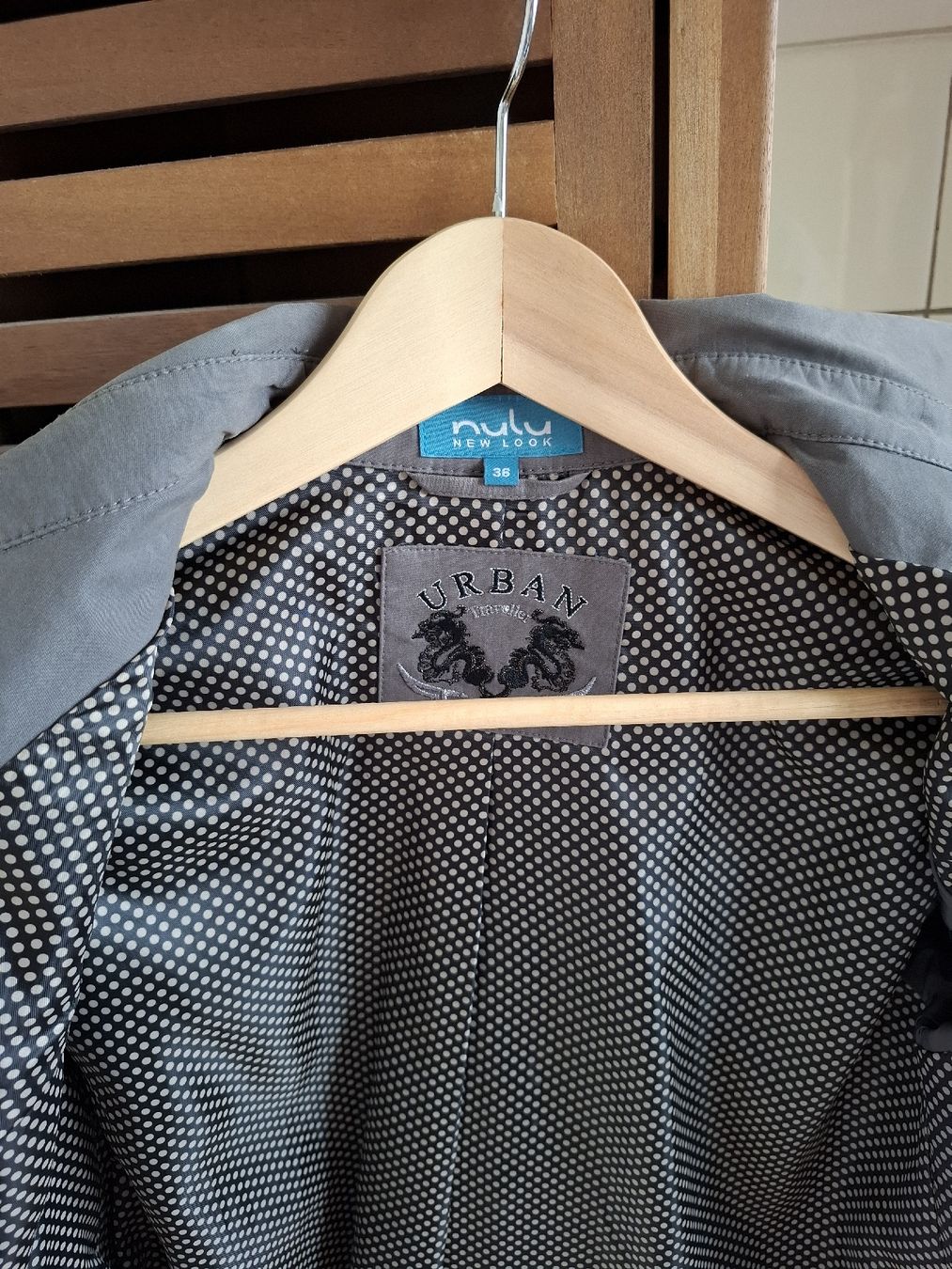 Giacche: Veste courte style trench – Nuovo (secondo la descrizione) da La Tour-de-Peilz venduto da Marin_nette 3