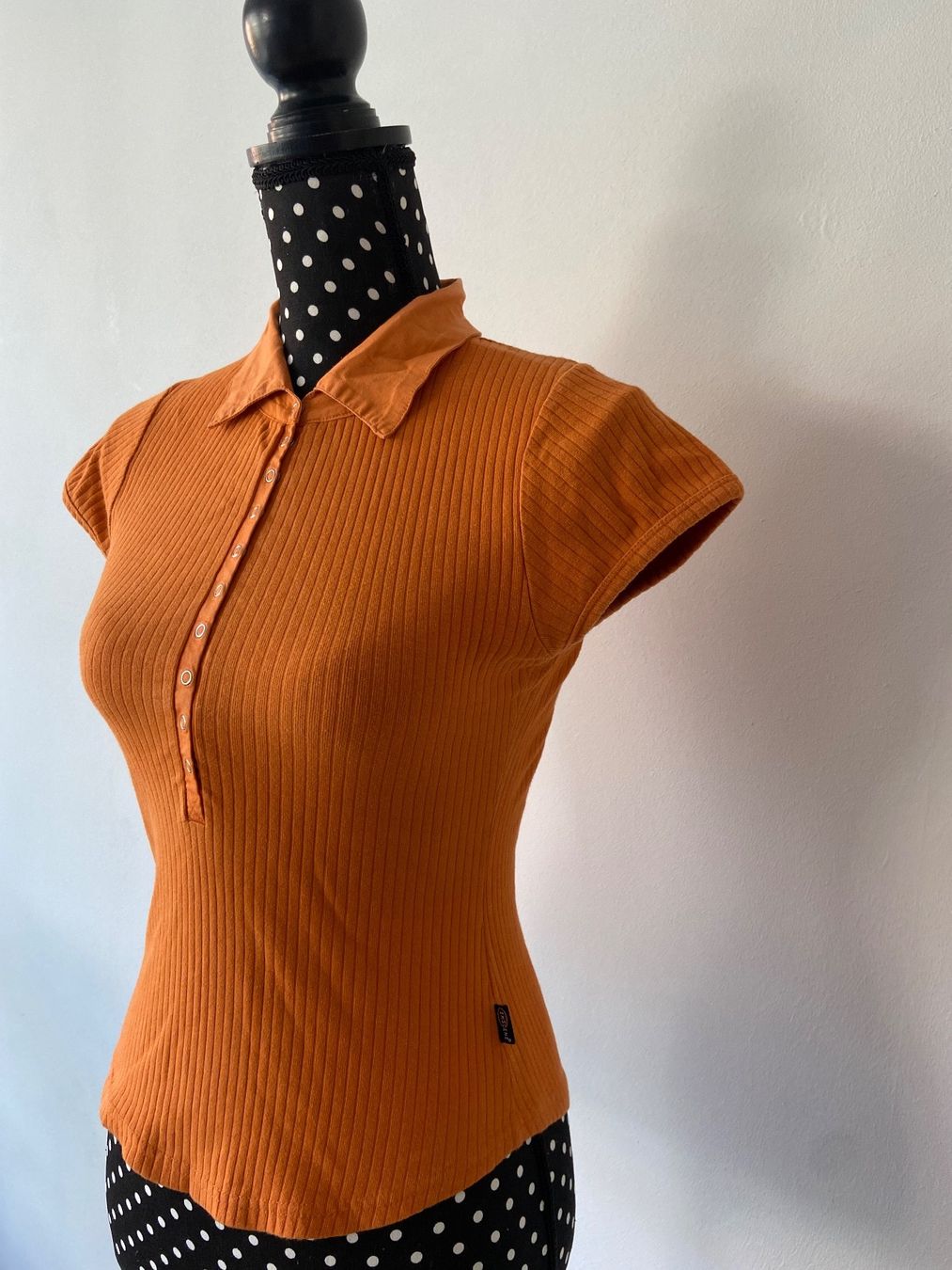 Top: Vintage Oberteil orange aus Baumwolle – Usato da Zürich venduto da enjoyxvintage 1