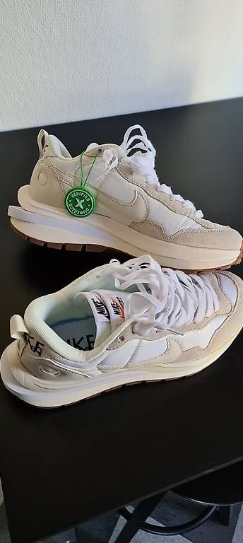 Herrenschuhe: Chaussures Nike Sacai  – Gebraucht aus Monthey von and_c5w8 1