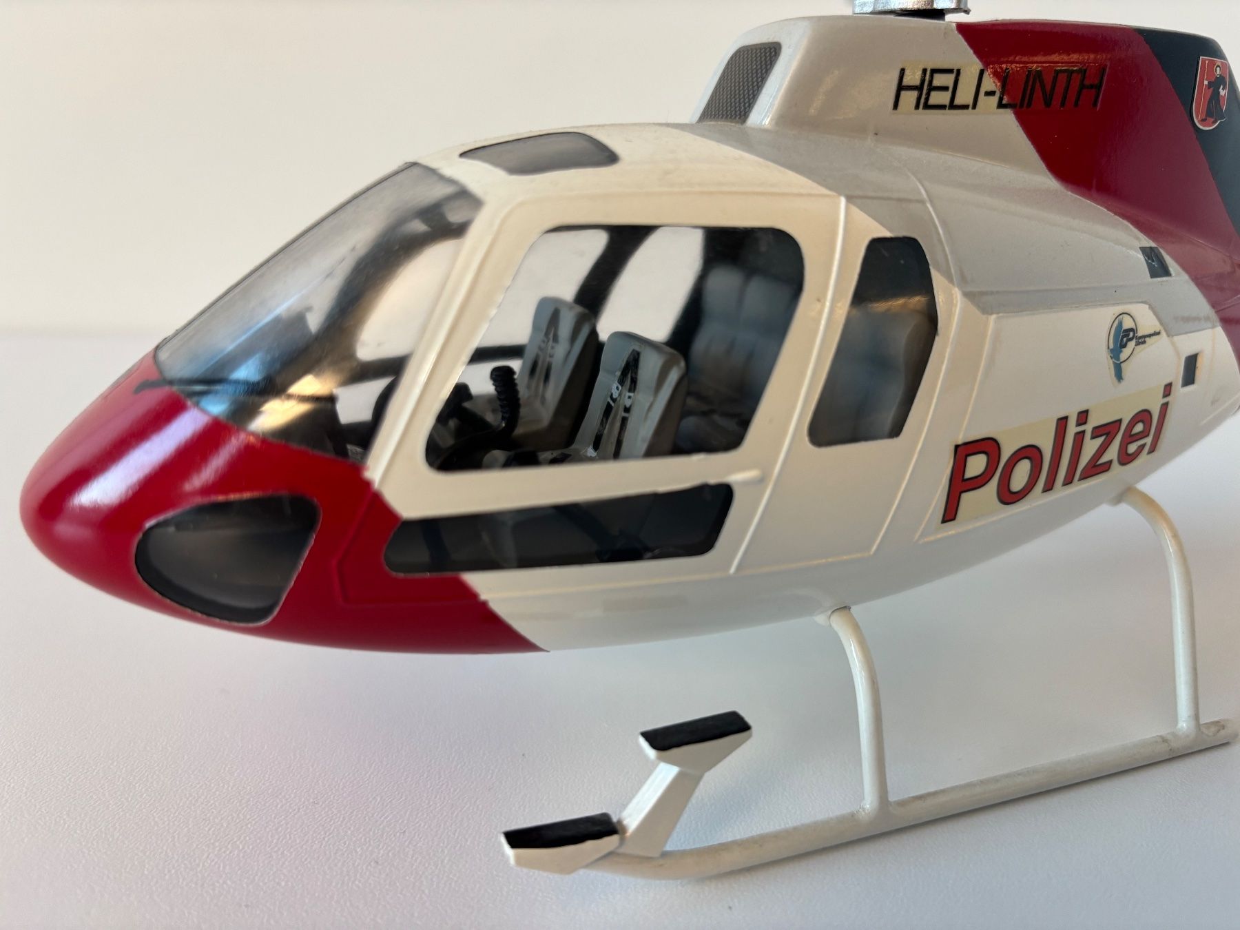 Modellbausätze & Standmodelle: Modell Polizei Helikopter – Gebraucht aus Locarno von Mulg 2