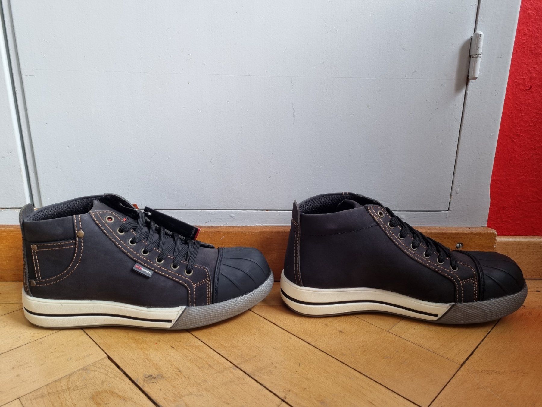 Scarpe da uomo: Red brick Sicherheitsschuh Grösse 41 – Nuovo e nell'imballaggio originale da Schönenwerd venduto da Chez_Mimi 1