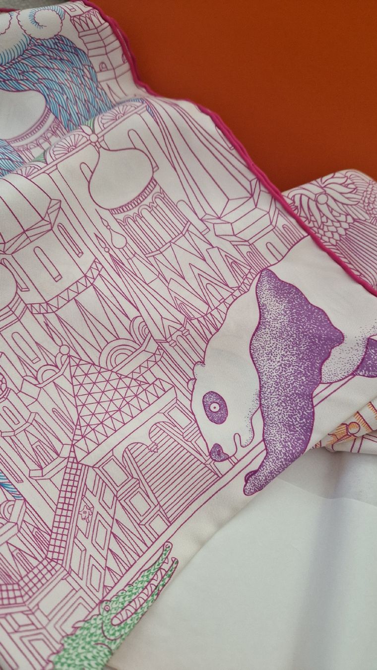 Hermès Foulards & écharpes: Foulard Hermes – Neuf (Voir description) à Collombey par Preloveditems 2