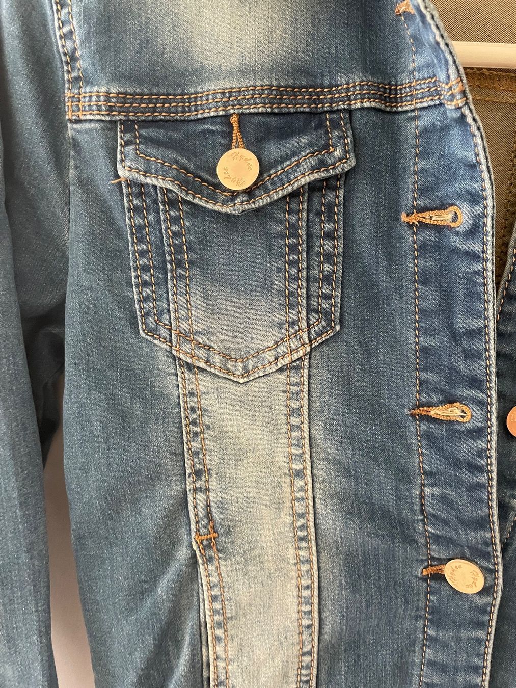 Giacche: Wunderschöne Jeansjacke in GR. 34 – Usato da Urdorf venduto da leoale 2