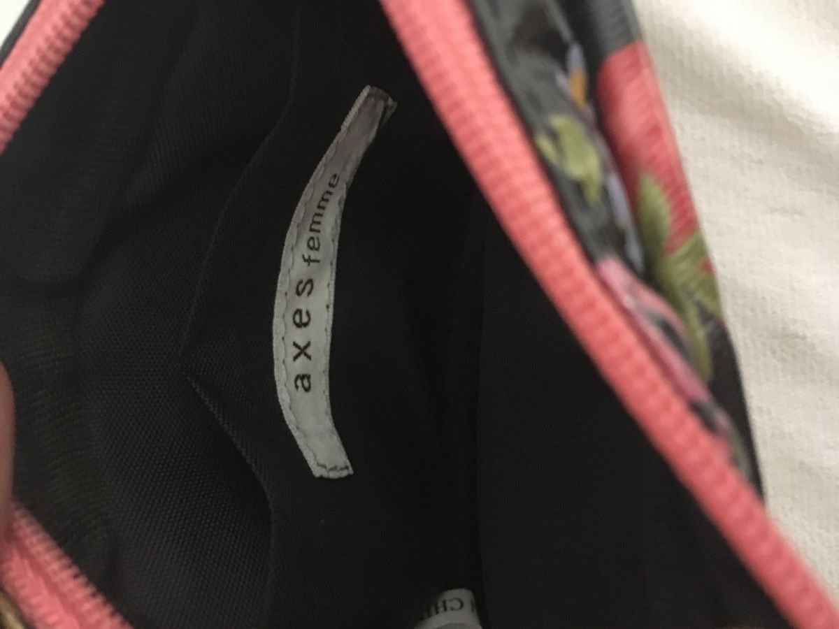 Borse da donna: Sehr kleines Täschchen – Nuovo (secondo la descrizione) da Bassersdorf venduto da secondhand_clothing 2