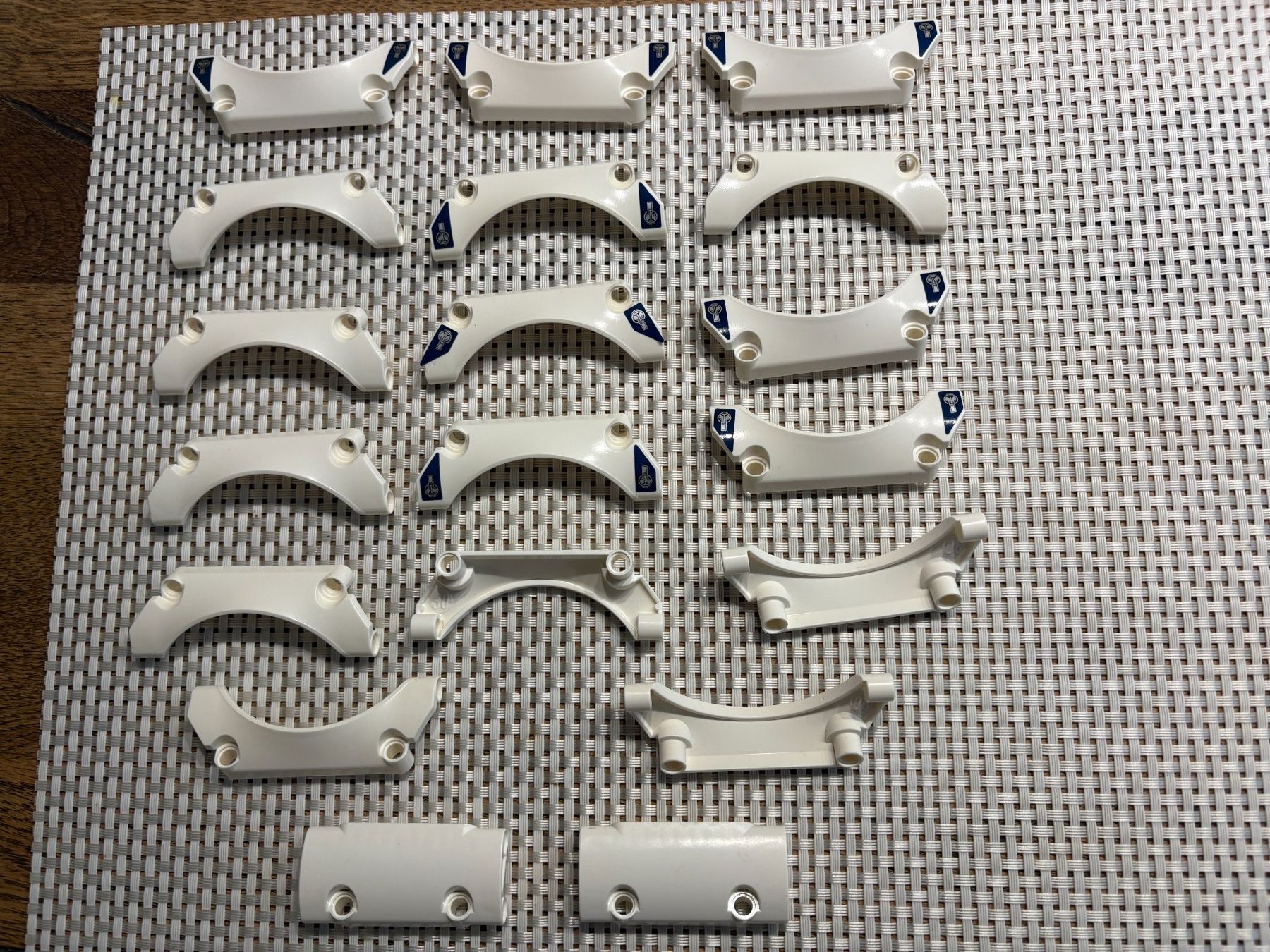 Lego Giocattoli: Lego Technik 42109 weisse Panele Panel Verschalung Spoiler – Usato da Buochs venduto da Techtelmechtel