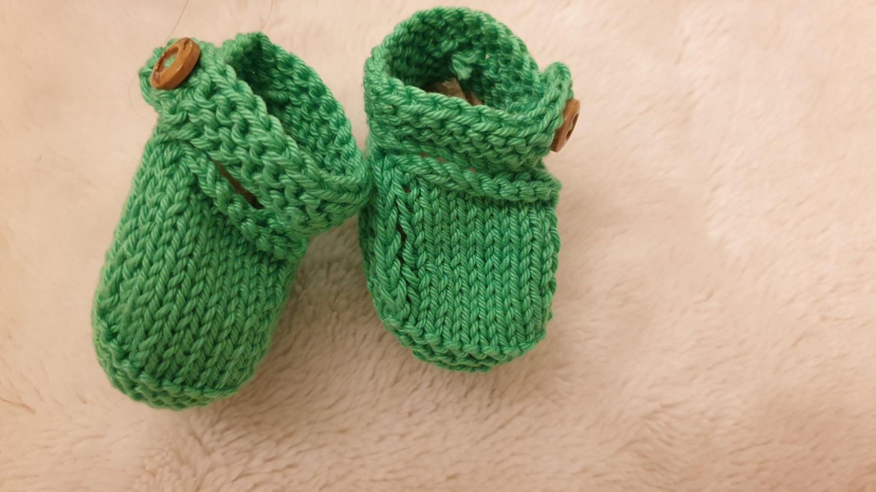 Kleider & Röcke: STRAMPELANZUG + MINI/ BABYSCHÜHCHEN AUS STRICK - Farbe: Grün – Neu und originalverpackt aus Würenlos von Abracadabra26 5