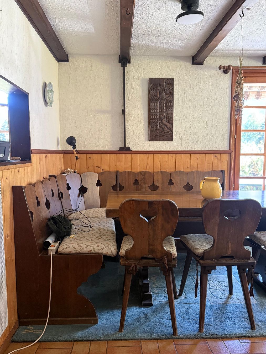 Set di tavolo e panche: Ensemble table, chaises et banc d'angle en bois massif – Usato da Les Marécottes venduto da Tom.fox 2