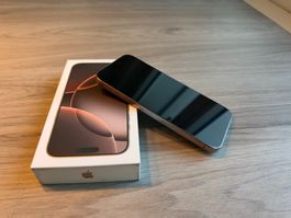 Apple iPhone 16 Pro Max mit 256 GB Speicher in Gold / Titan