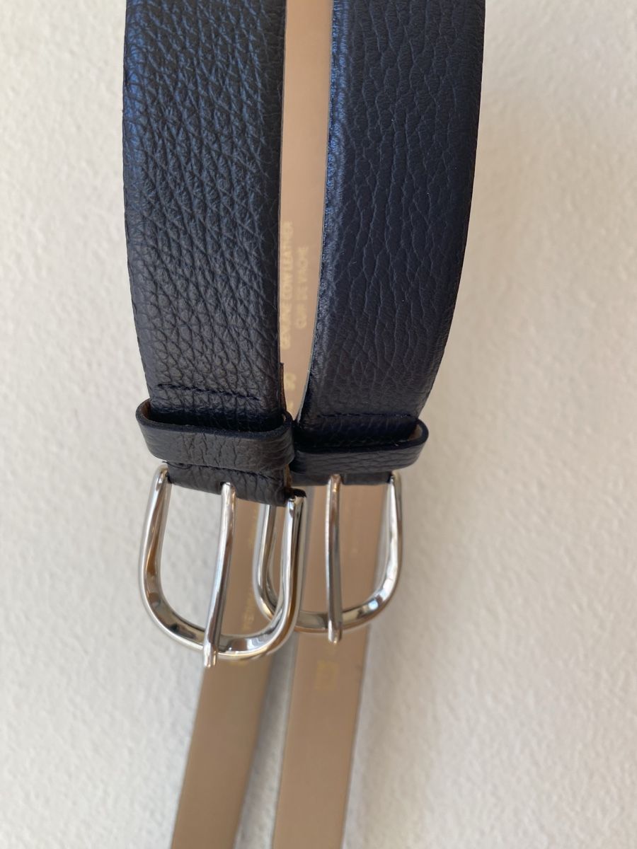 Ceintures: Two leather Weinmann Belts Black&Navy Blue, Size 90 – D'occasion à Zürich par zoe_9fnt