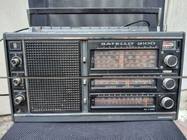 Vintage Radio Satellit 2100