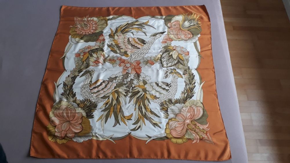 Carré Hermès TAHITI En Soie Bleue - Occasion - Foulard Signature Femme