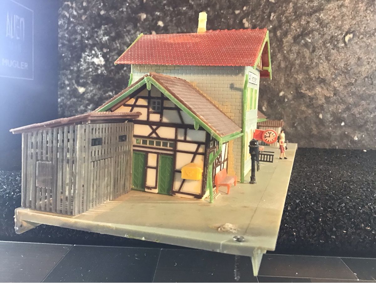 Modellbausätze & Standmodelle: MODELL GEBÄUDE ALTENSTEIN – Gebraucht aus Männedorf von Spezial-Modelle 3