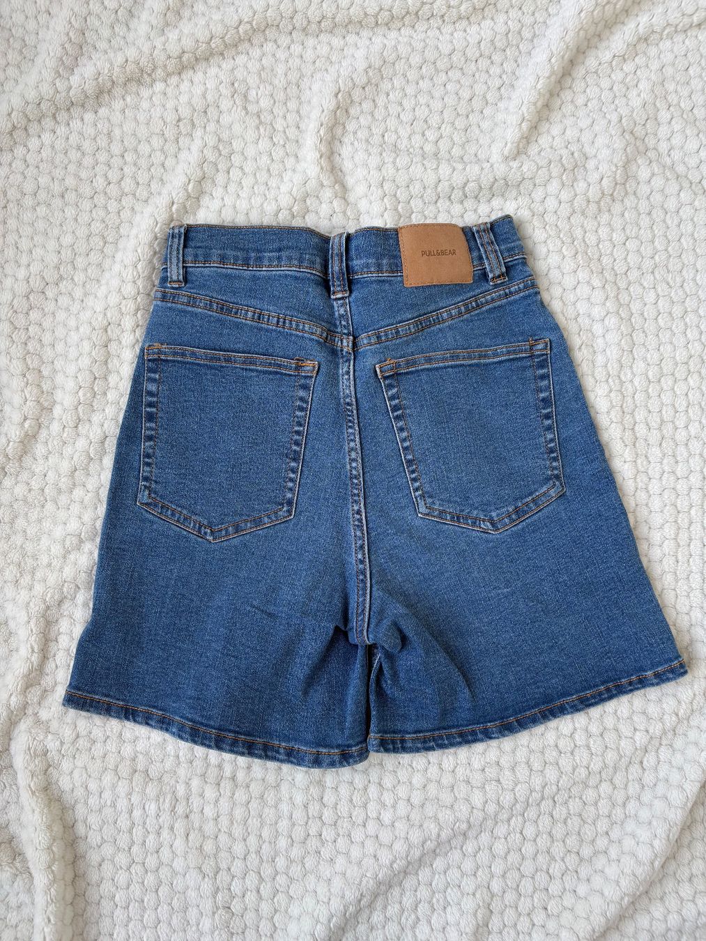 Pull&Bear Hosen: short bleu foncé Pull&Bear – Gebraucht aus Sorens von ma.stlz 1
