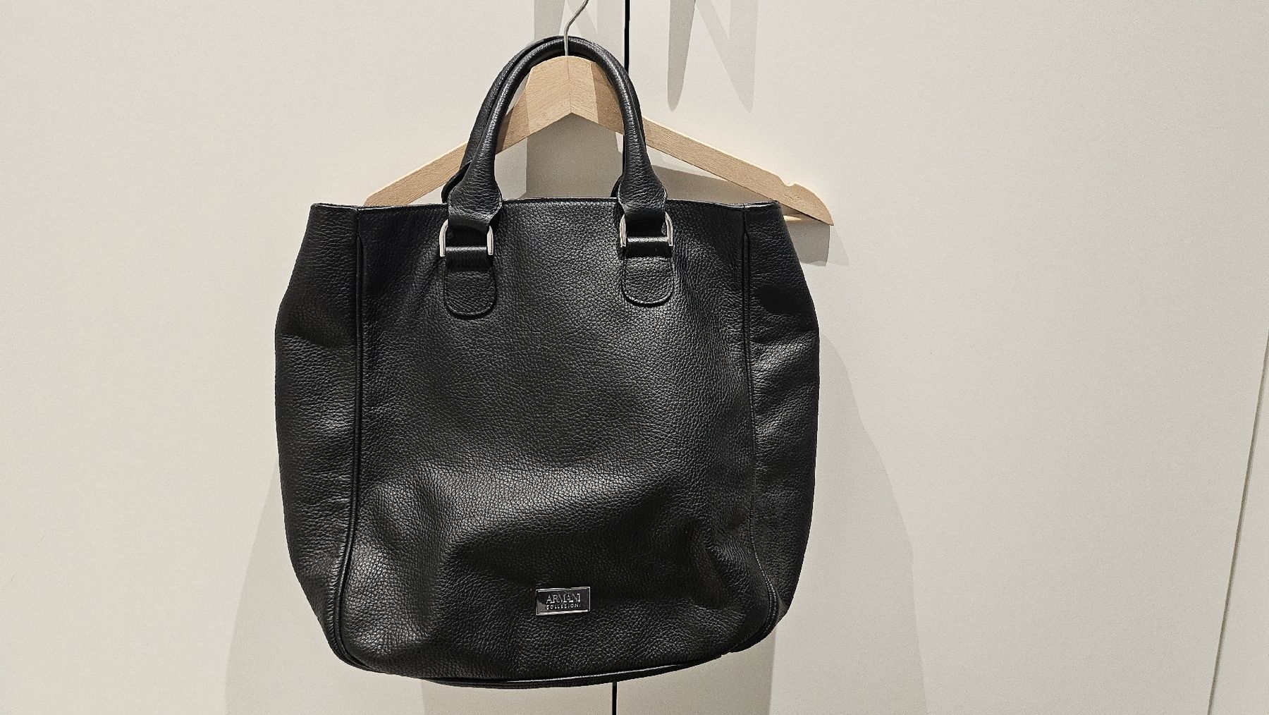 Armani Taschen für Damen: Armani Handtasche – Gebraucht aus Buchs SG von Tscherfi