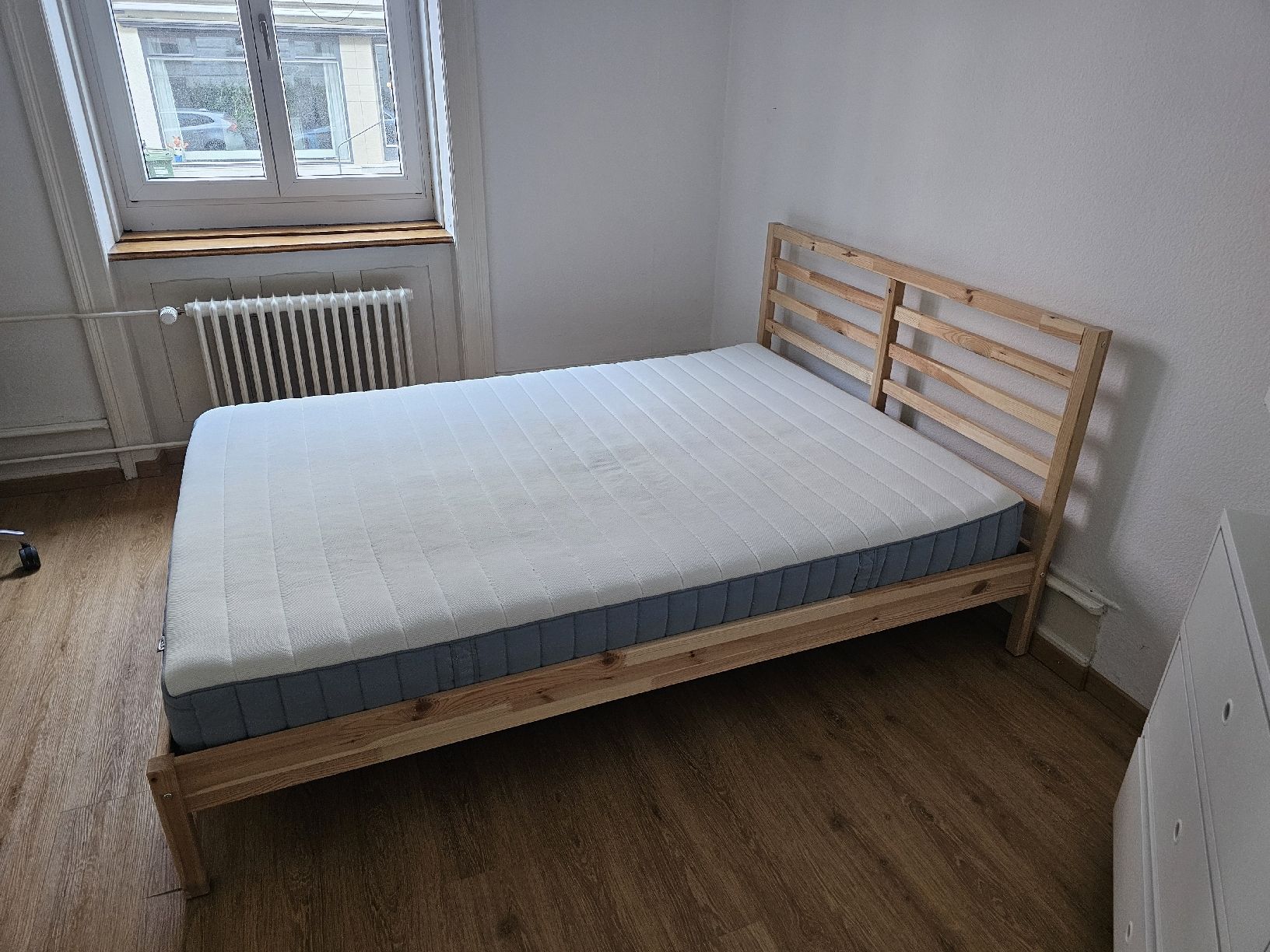 Betten: Bed – Gebraucht aus Zürich von 193_9jth