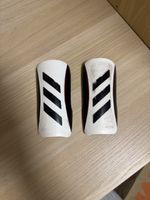 Adidas Fussball-Schienbeinschoner, Grösse L, Schwarz/Weiss ⚽
