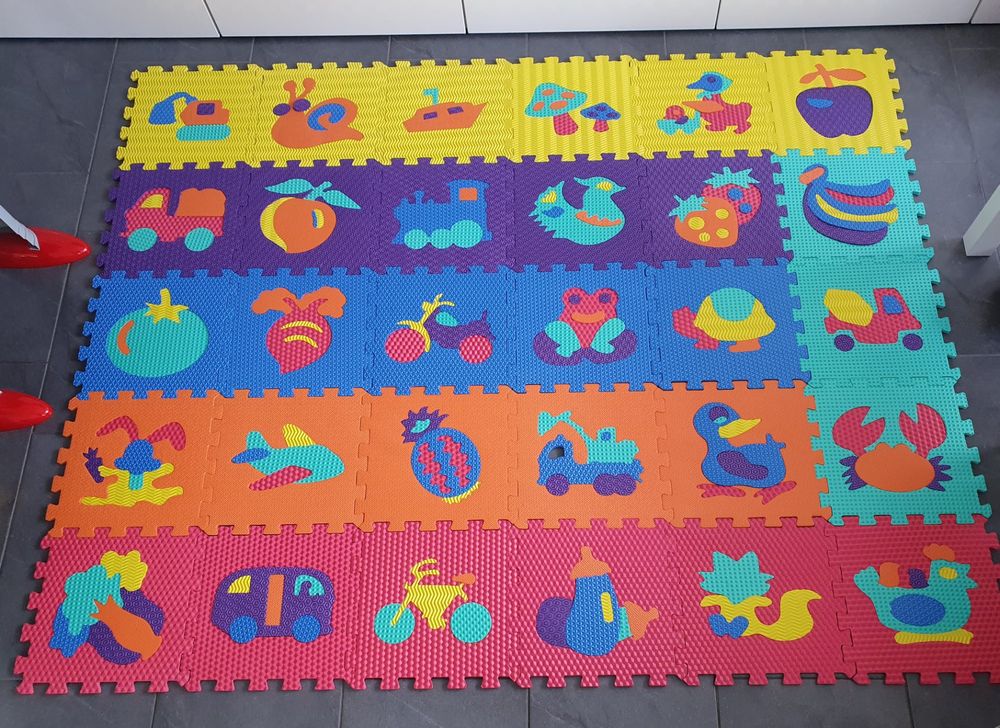 Sanoplay Soft Puzzlematte – Rutschfeste Sportfliese, 30x40 Cm, Rot, Beidseitig Nutzbar, Für Kinder & Sport
