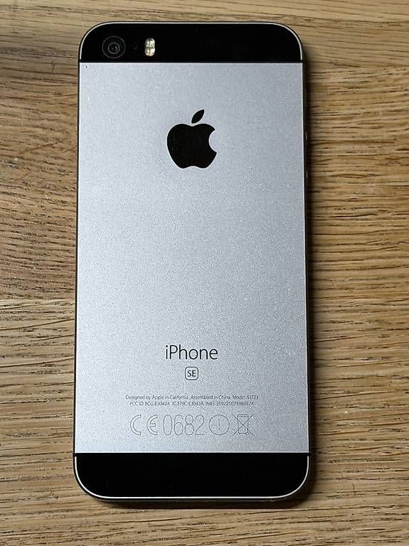 Apple Portables: iPhone SE 1. Generation  64 GB  4" – D'occasion à Bottmingen par cinchispa 1