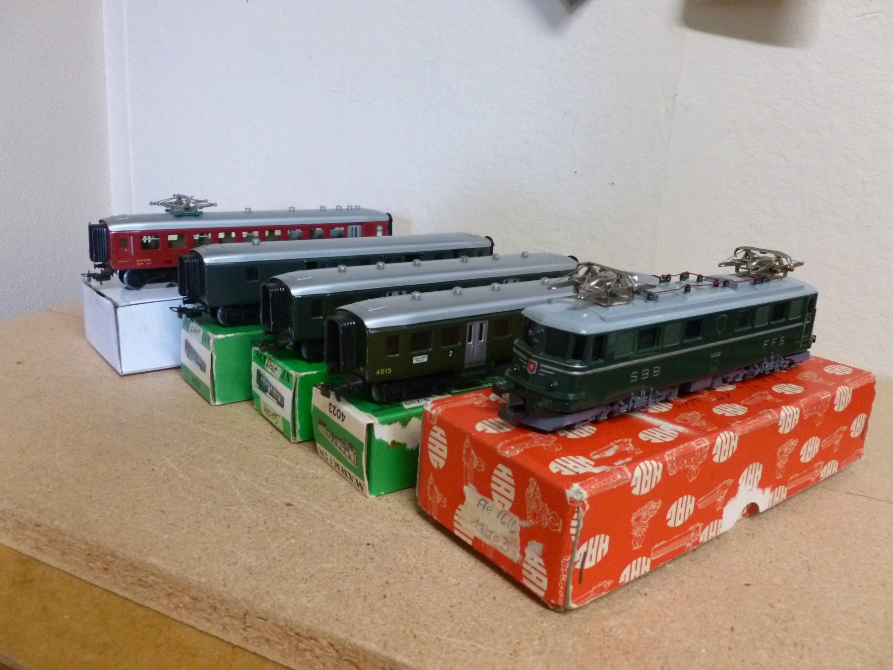 Märklin Modelleisenbahnen: Gotthardzug beleuchtet, 5 teilig – Gebraucht aus Oberbipp von Vifu