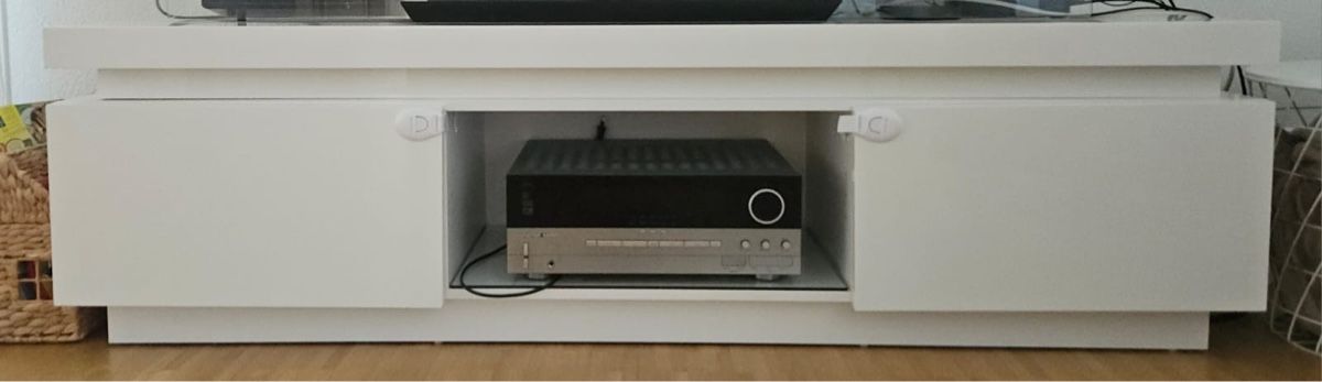 Conforama Mobili TV: TV Cabinet White 175cm length good condition – Usato da Wettingen venduto da mor_mhh2