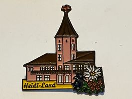 1 Pin Heidi Land