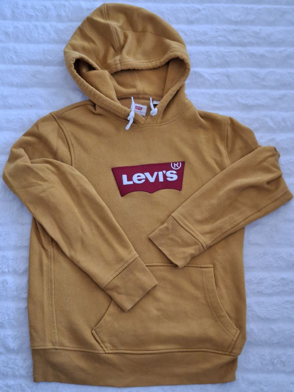 Levi's Maglioni & Felpe: Pull Levi's jaune moutarde, taille – Usato da Renens VD venduto da ser_j2fn 4