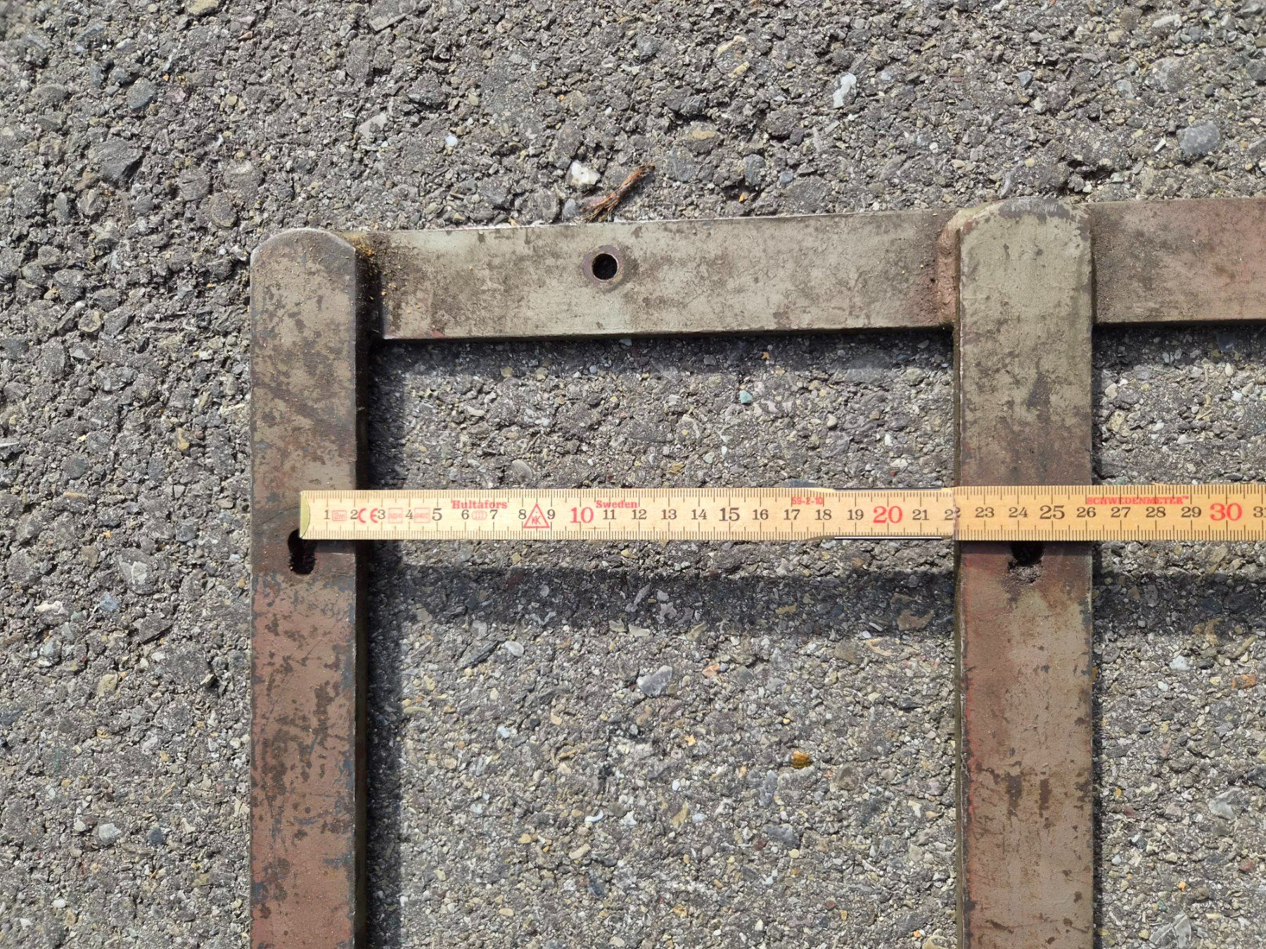 Hürlimann Trattori: Original Hürlimann Oldtimer Traktor Grundplatte Sable Sitz – Usato da Dürnten venduto da Bachtel84 2