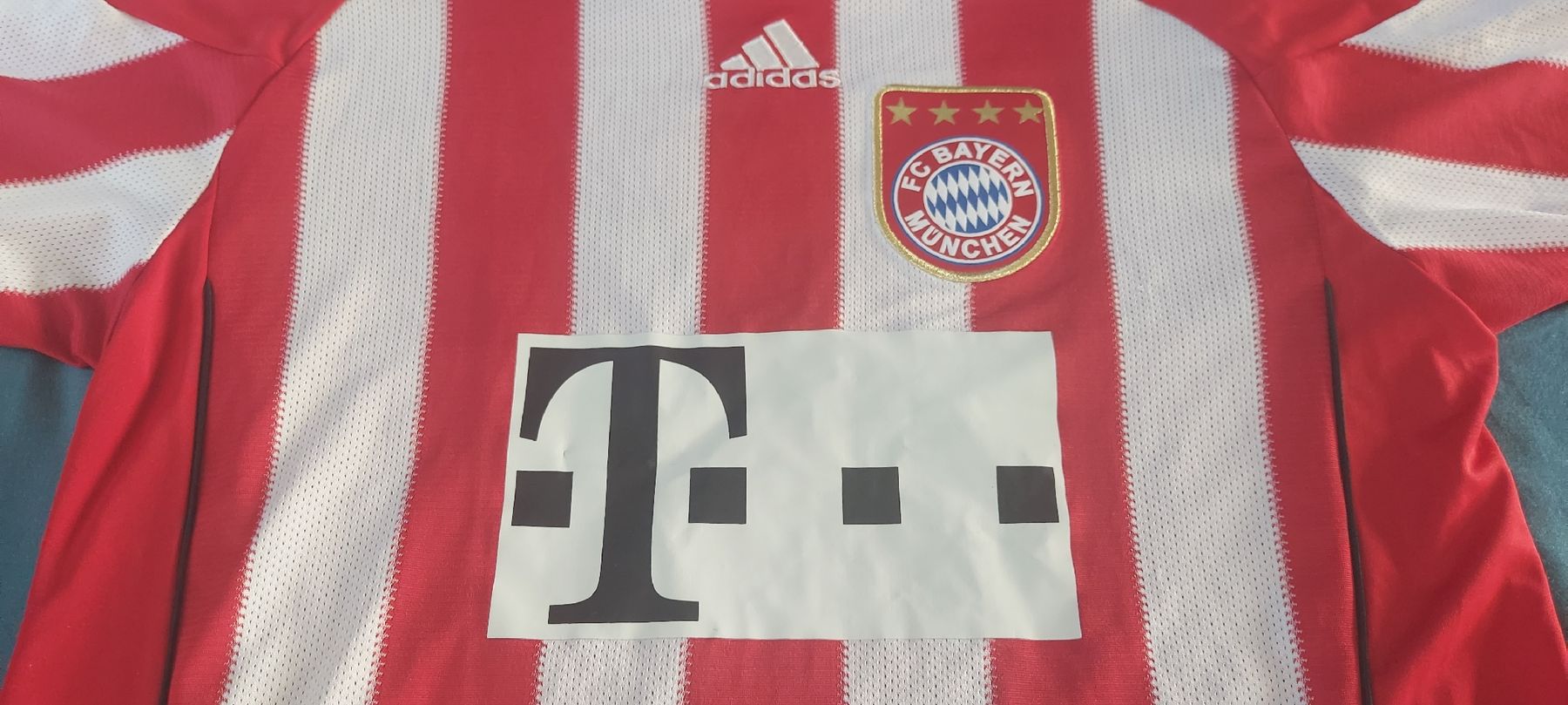 Bayern München Scarpe, pantaloni & magliette da ginnastica: FC Bayern München Trikot, Saison 2010/2011 – Usato da Liestal venduto da swary007 1