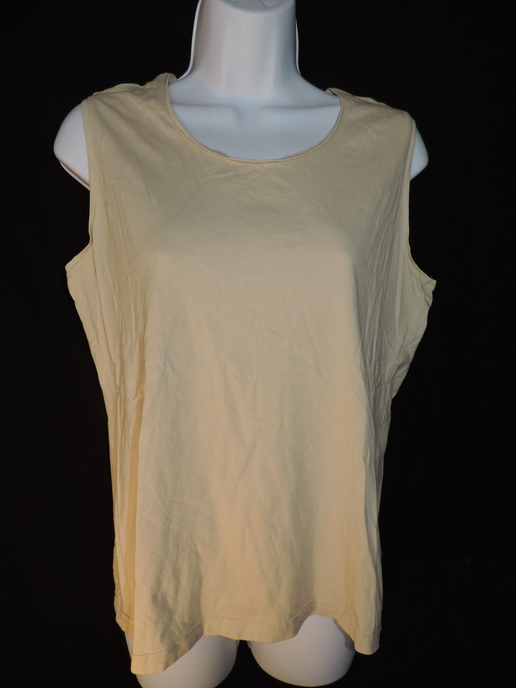 Top: débardeur beige – Usato da Genève venduto da Axelle333 5