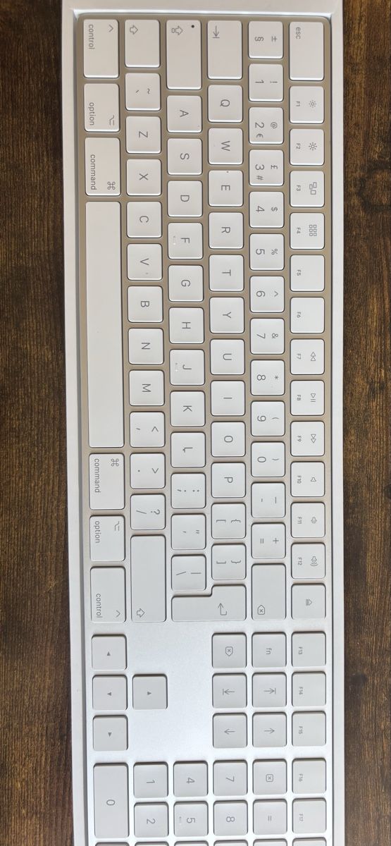Apple Tastiere: Apple Magic Keyboard mit Ziffernblock neuwertig – Nuovo e nell'imballaggio originale da St. Gallen venduto da gab_hnx9 1