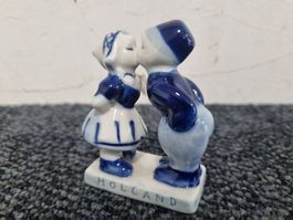 Delfter Porzellan Küssendes Paar - Romantische Miniatur