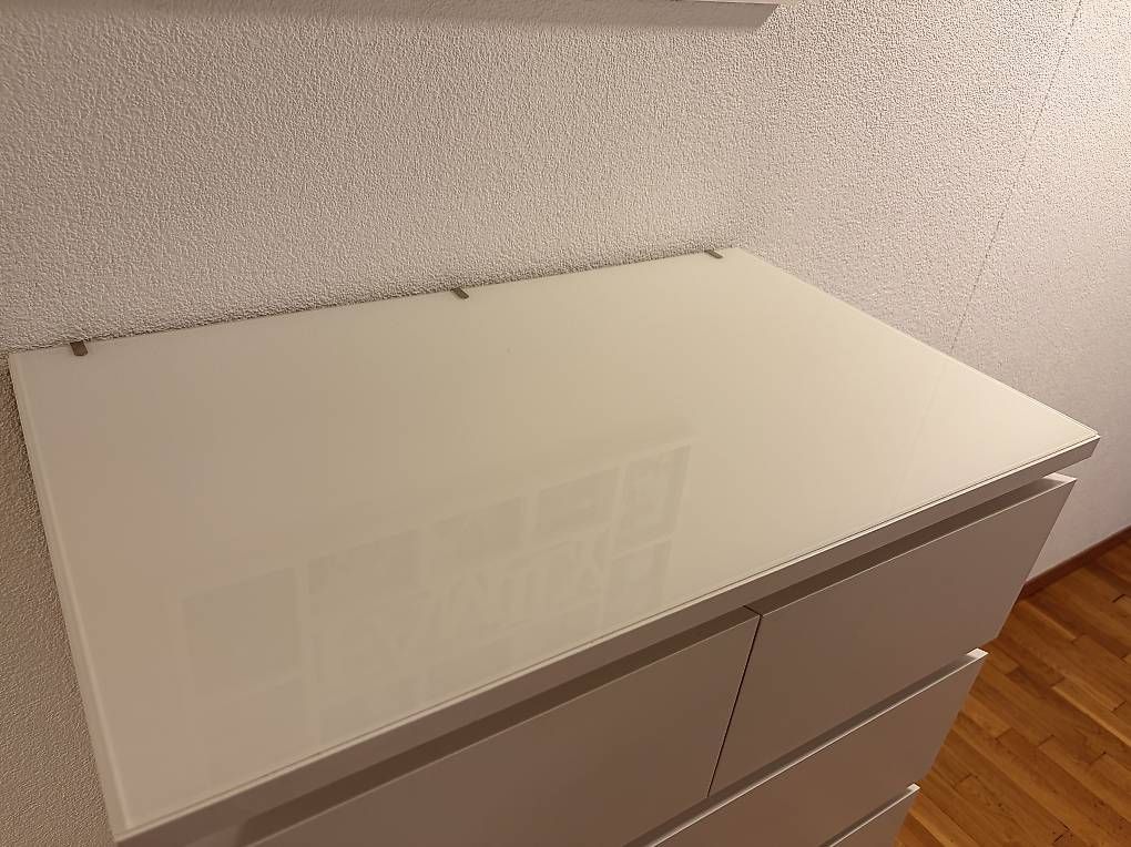 Cassettiere: IKEA MALM Kommode Weiss mit original IKEA Glasplatte – Usato da Uttwil venduto da TFuchs 1