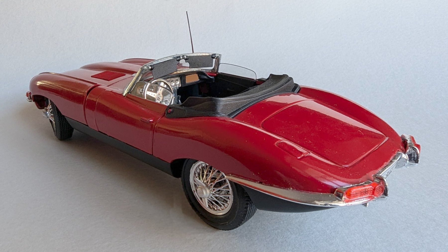 Polistil Modellini d'auto: Polistil Jaguar XKE, 1/16 – Nuovo (secondo la descrizione) da Olten venduto da VanishingPoint.71 1