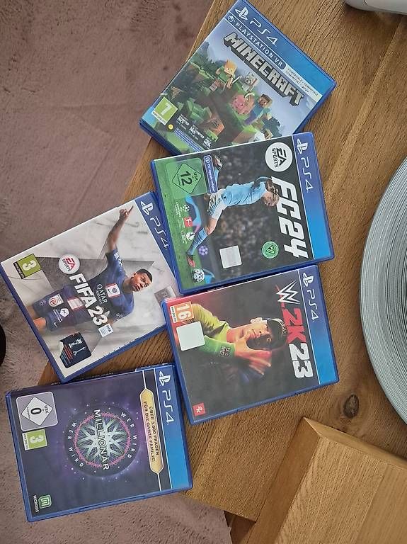 Consoles: PS4 weiss/grau – D'occasion à Unterentfelden par Mo.St 4