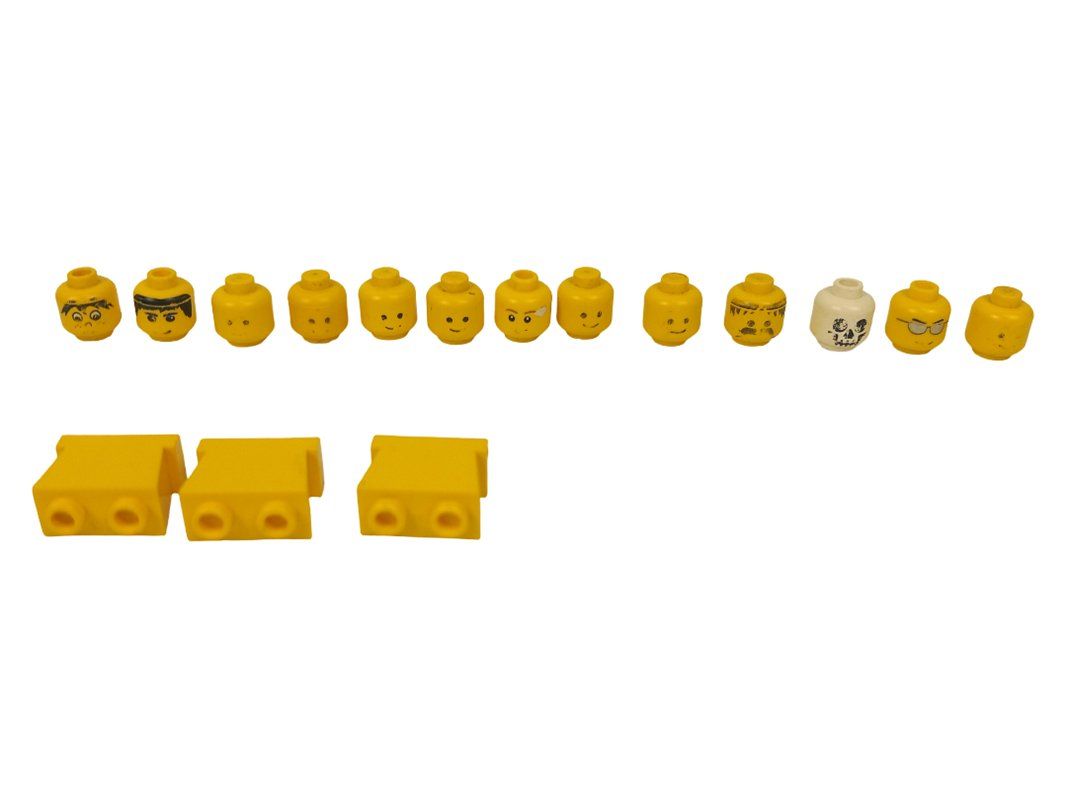 Lego Giocattoli: LEGO Beine, Köpfe und 2 Oberkörper – Usato da Hünenberg venduto da Restwert_Zug 2