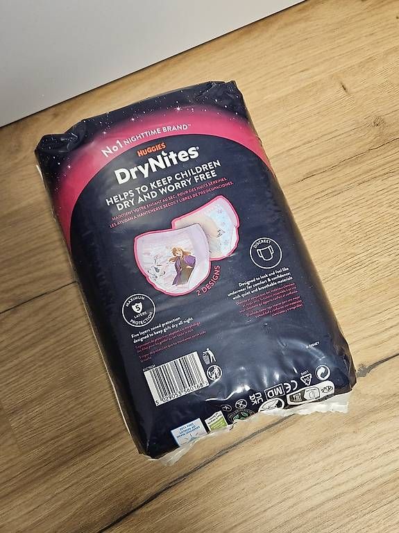 Secchi per pannolini & Pannolini: 2 Packungen Huggies Dry Nites, 4-7, 16x – Usato da Hindelbank venduto da Grkohler 1