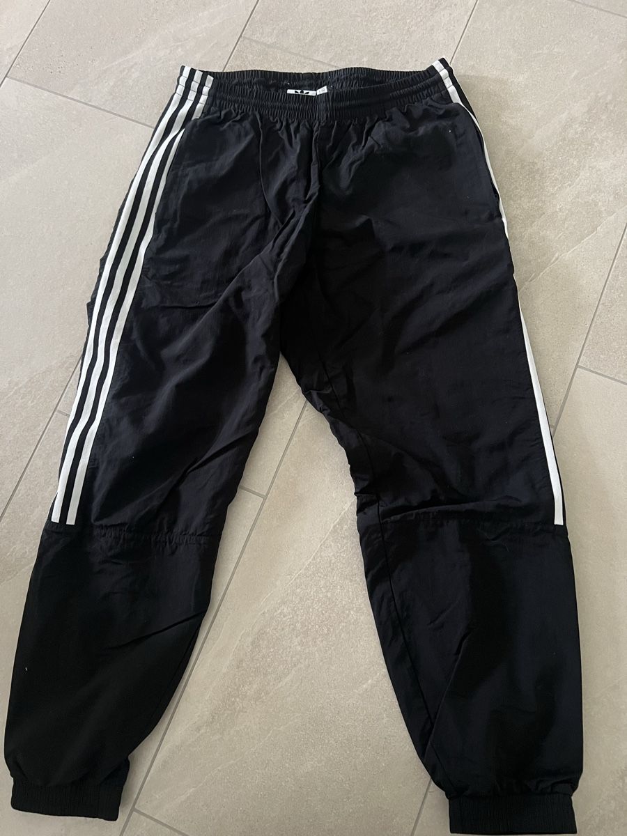 Adidas Pantaloni: Adidas Trainerhose Gr. M – Usato da Baar venduto da Lila2006
