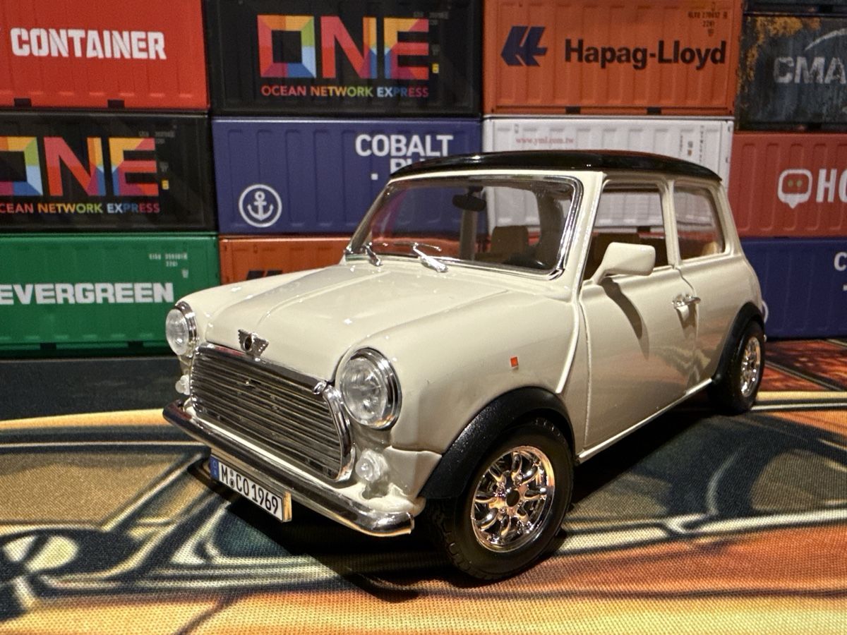 Cooper Voitures modèles: Mini Cooper 1:18 cremeweiss 1:18 – D'occasion à Basel par Zomeg 9
