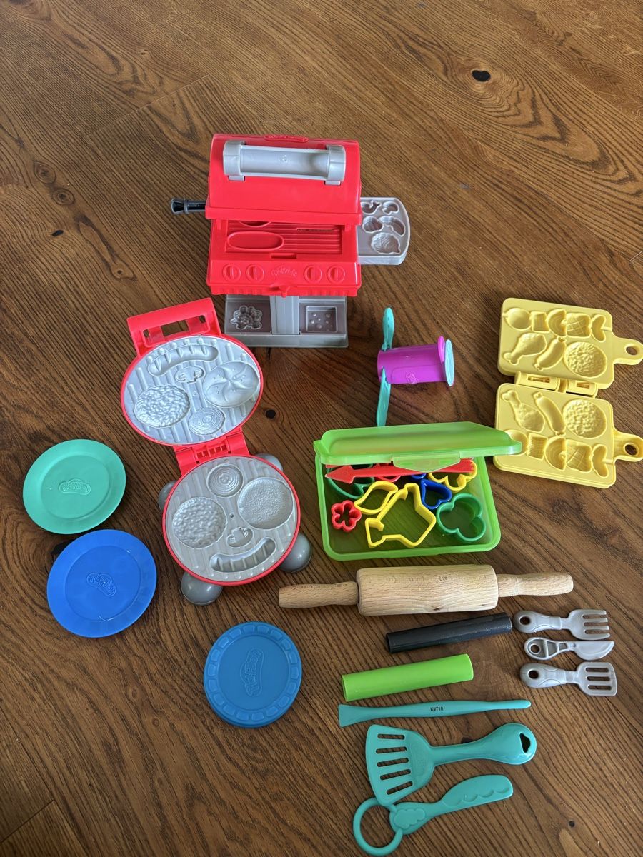 Play-Doh Giocattoli: Viele PlayDoh Utensilien – Usato da Säriswil venduto da Annsah