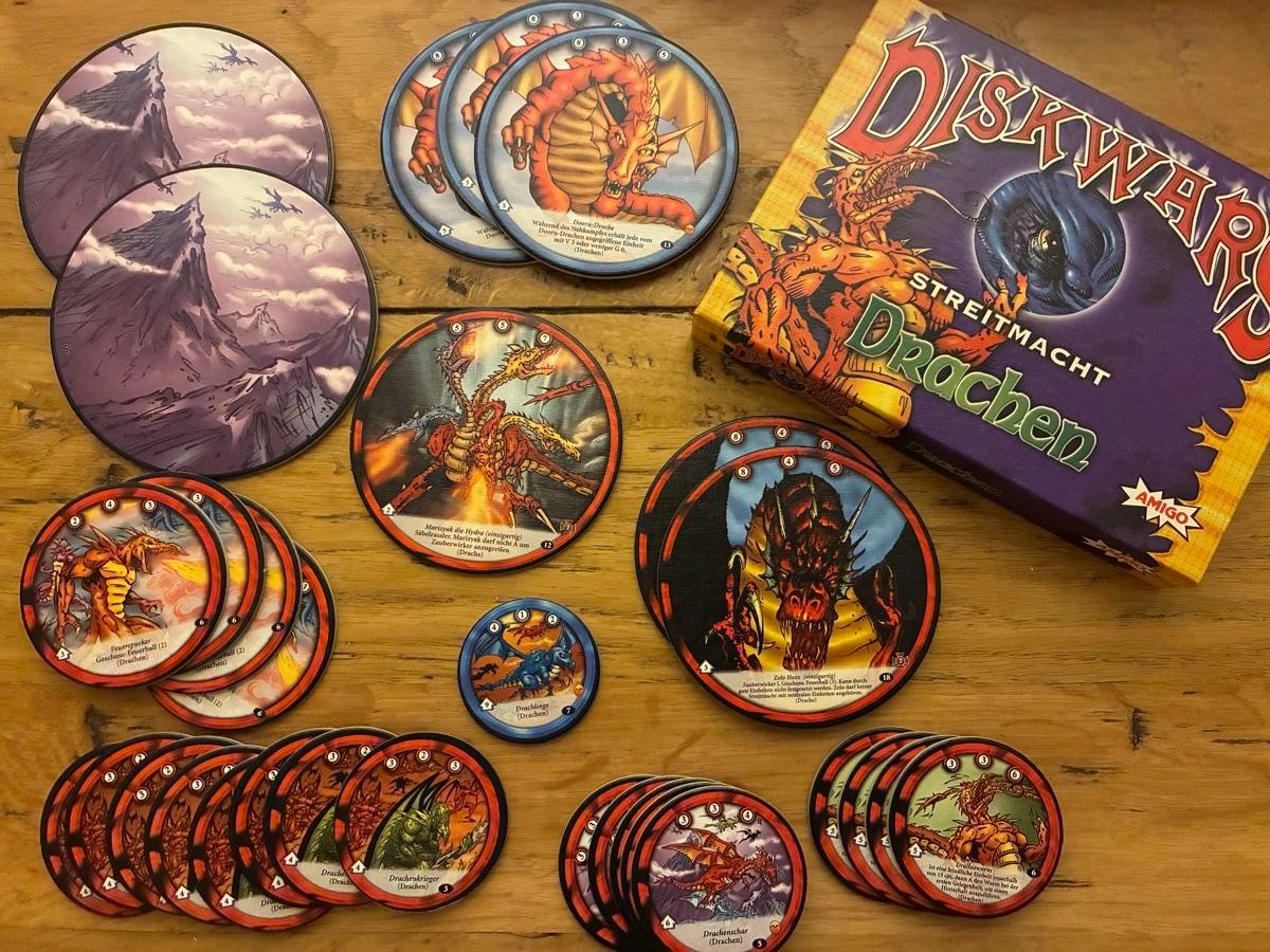 Amigo Giochi: Disk Wars - Table Top Set mit allen Fraktionen – Usato da Solothurn venduto da sebastianernst87 2