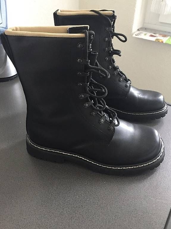 Schweizer Armee Scarpe da uomo: Bottes Rangers (para) neuve – Nuovo e nell'imballaggio originale da Biel/Bienne venduto da Renard68