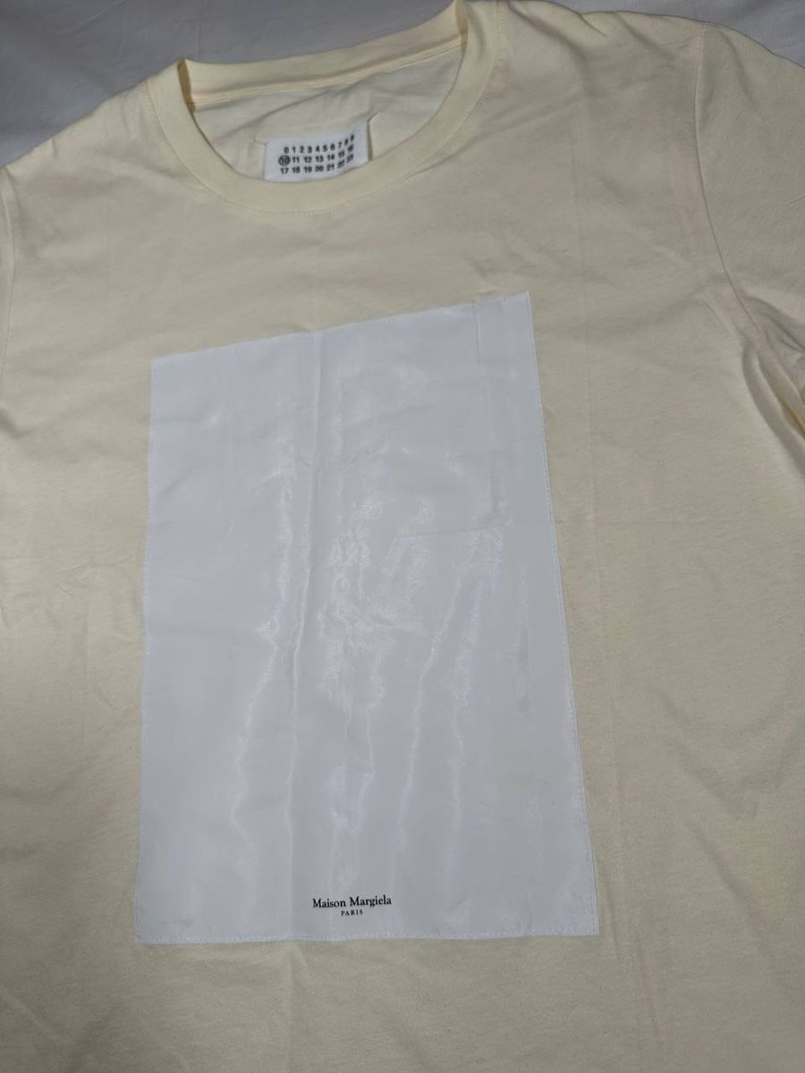 Maison Margiela T-shirt: Maison Margiela T-shirt  – Usato da Pfäffikon ZH venduto da Nataliia. 3