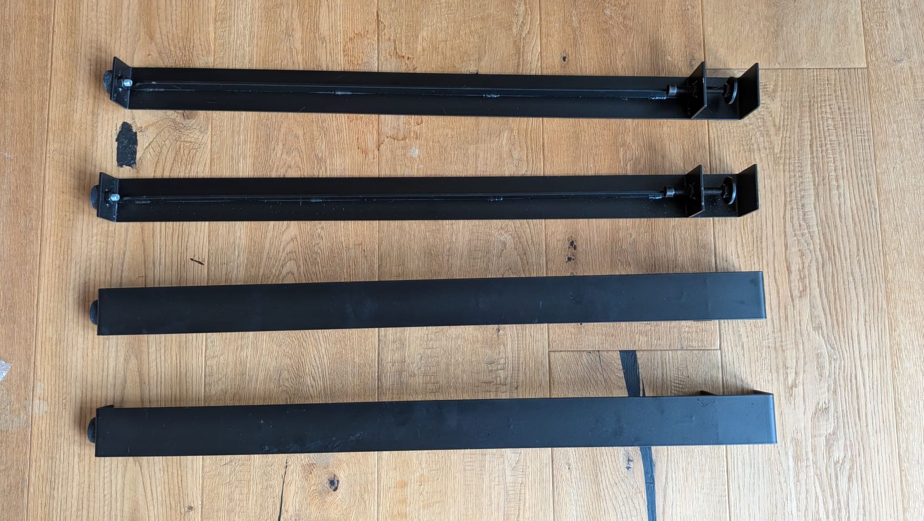 Autre mobilier: Tischbeine 4 Stk. schwarz neu – Neuf (Voir description) à Flüelen par cel_m527