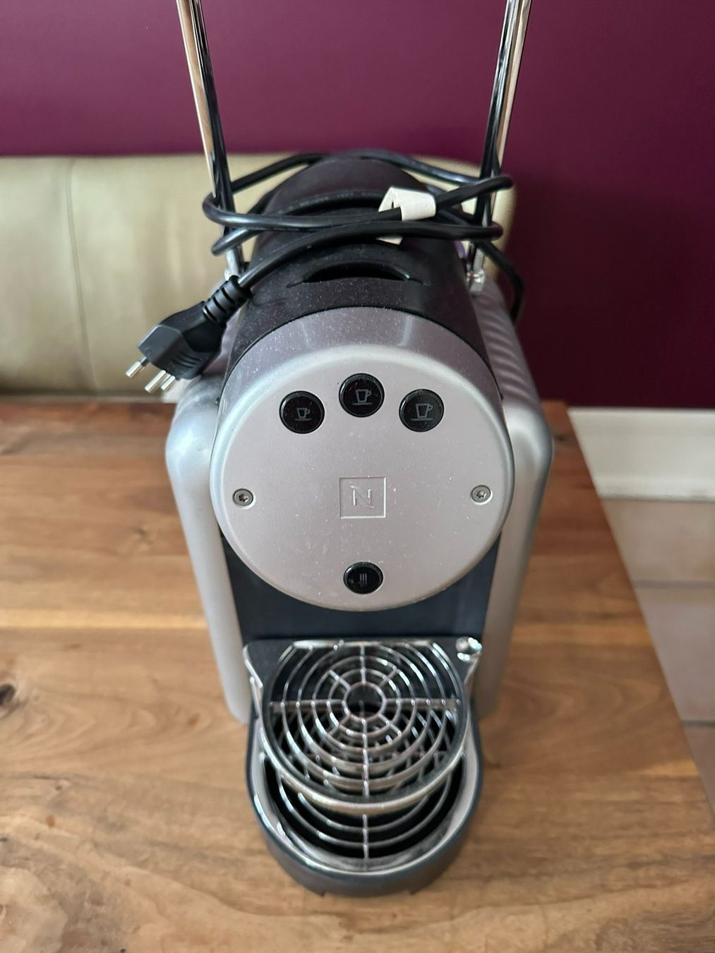 Nespresso Macchine per caffè & Macchine per espresso: Kaffeemaschine Nespresso Pixie silber schwarz gebraucht – Difettoso da Zürich venduto da Nicolaselias 1
