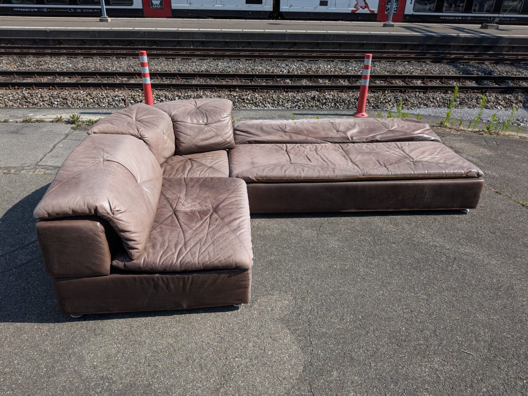 Sofas: Ledersofa 70er Jahre - Ecksofa mit Daybed - Ref. 06/43 – D'occasion à Au ZH par BrockiAu 5