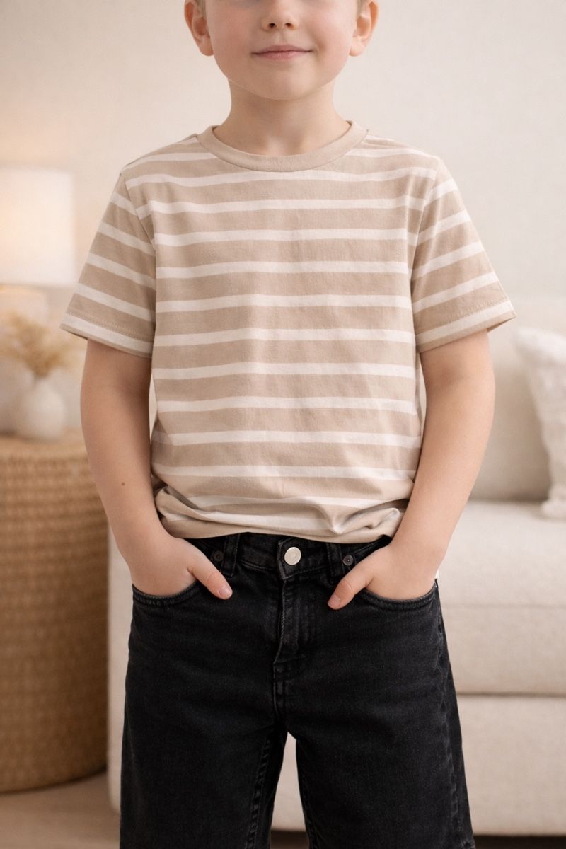 Pantaloni: SHORT EN JEAN NOIR ENFANT – Nuovo (secondo la descrizione) da Lausanne venduto da mar_6snp