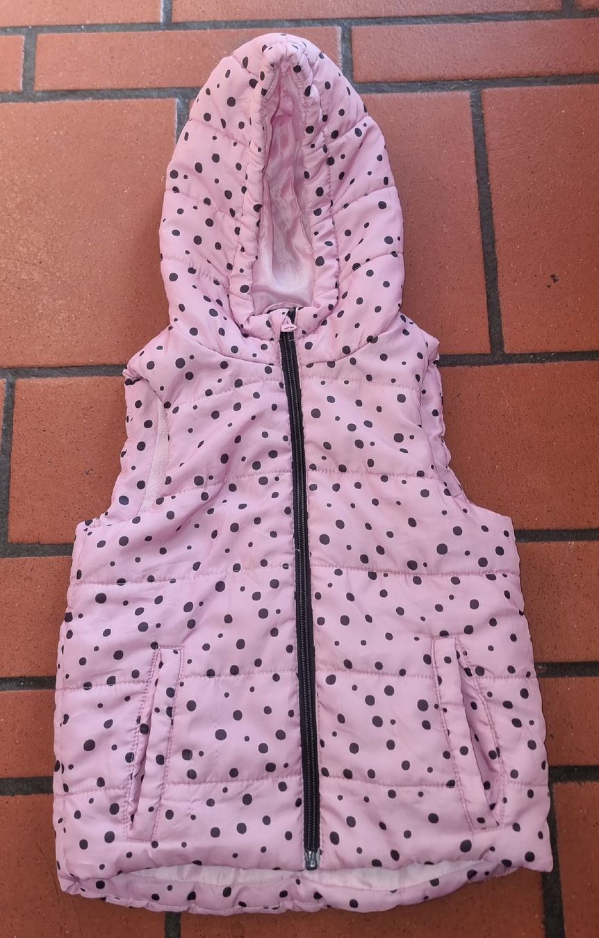 Sonstige Mädchenkleider: Kinderweste Gr. 110 Rosa mit Kapuze – Gebraucht aus Rifferswil von sandra0010