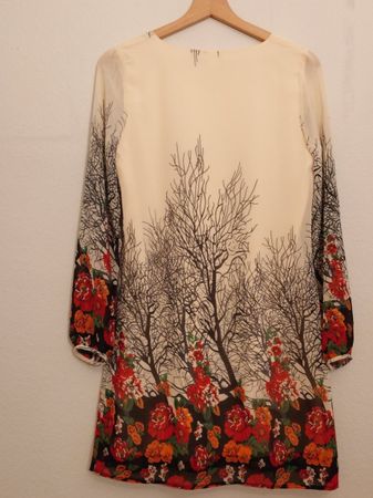 Schönes Sommerkleid von Yumi