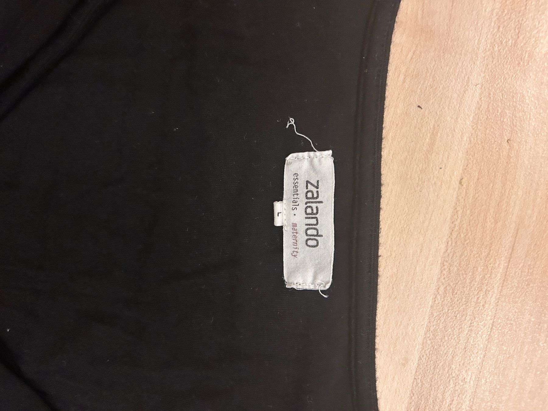Lots de vêtements: Schwangerschafts - und Stillkleider – D'occasion à Frauenfeld par Mr.Brns 4