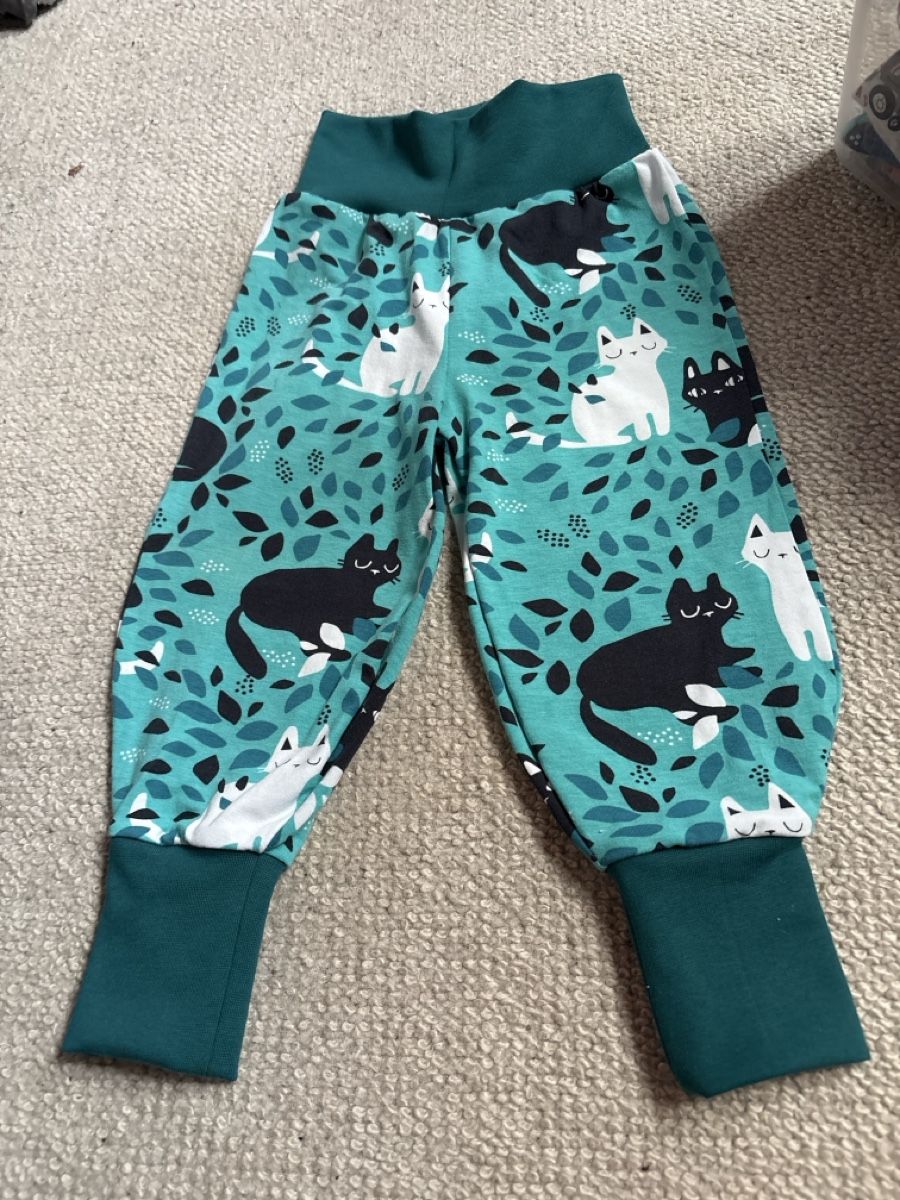 Pantaloni: Neue Handmade Pumphose 86/92 – Nuovo e nell'imballaggio originale da Latterbach venduto da eselin23